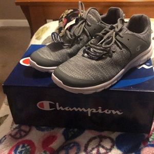 Tennis shoes men’s